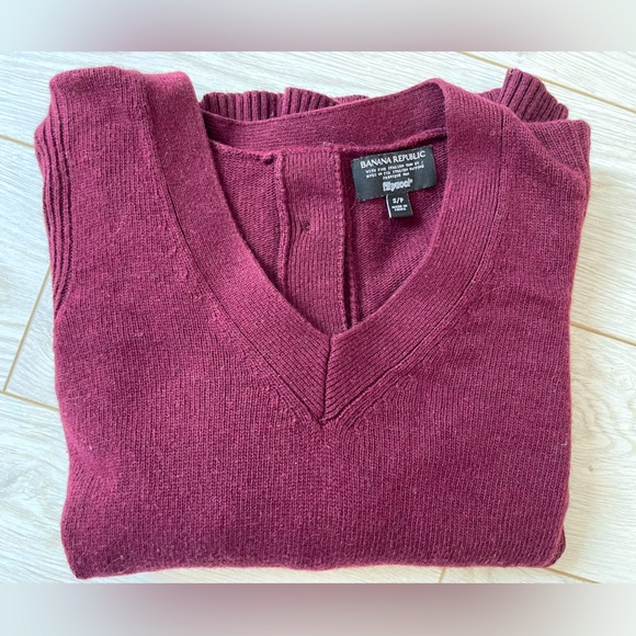 Banana Republic fine Italian yarn Sweater - Picture 2 of 3